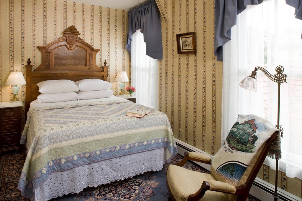 The Queen Victoria Cape May Exterior photo