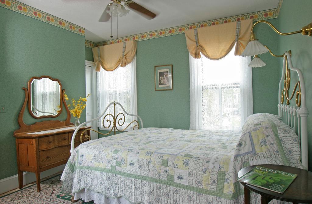 The Queen Victoria Cape May Exterior photo